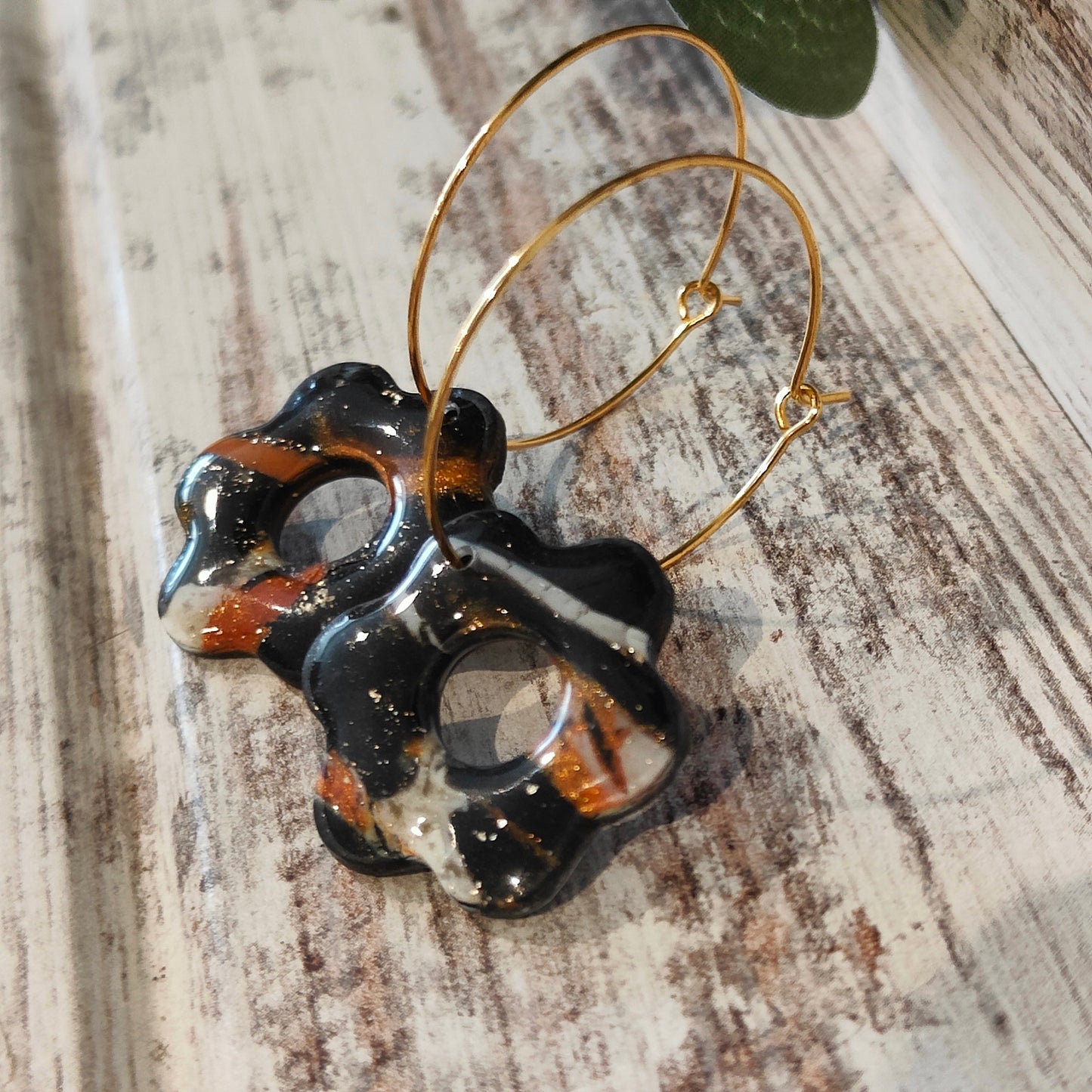 Retro style flower earrings